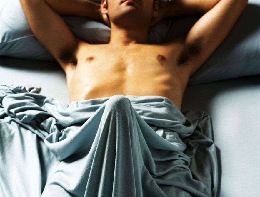 Gros pénis après un exercice d'agrandissement